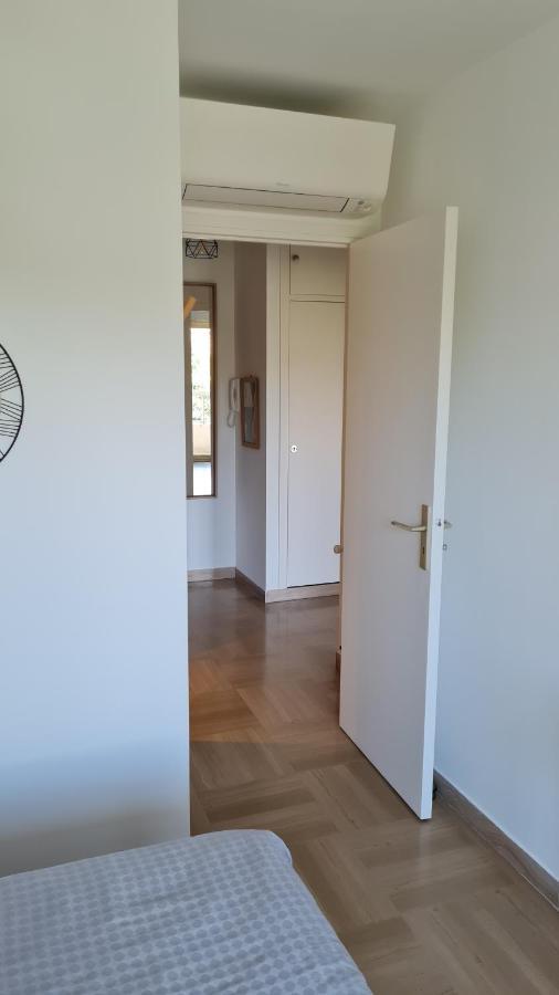 קאן סור מר 2P Entierement Climatise I Bien Insonorise I Wifi I A 300 M De La Mer I Restaurants Commerces Et Transports A 5Mn A Pied I Ideal 2 Personnes I Possibilite 4 Avec Canape Lit De Qualite I Tres Belle Douche מראה חיצוני תמונה