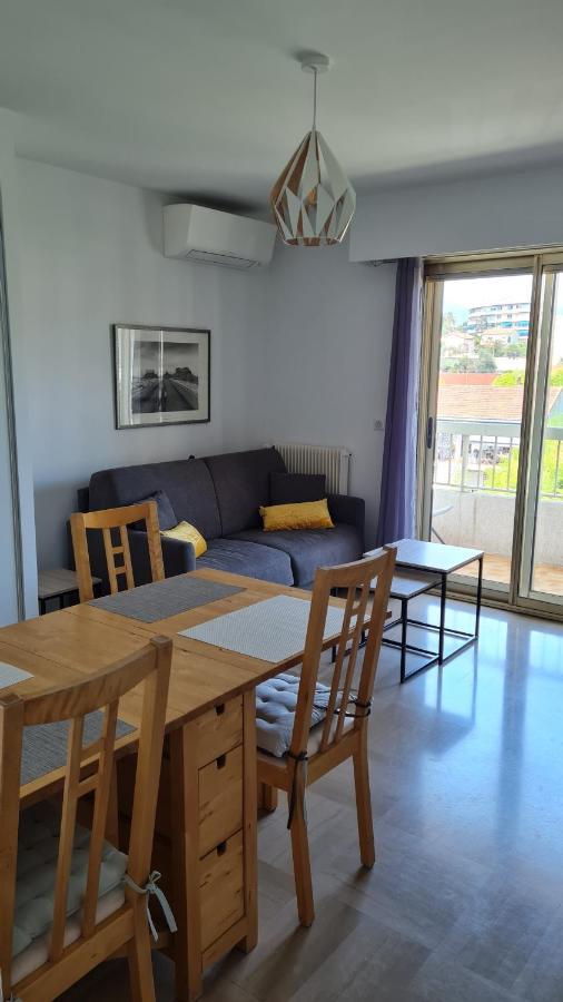 קאן סור מר 2P Entierement Climatise I Bien Insonorise I Wifi I A 300 M De La Mer I Restaurants Commerces Et Transports A 5Mn A Pied I Ideal 2 Personnes I Possibilite 4 Avec Canape Lit De Qualite I Tres Belle Douche מראה חיצוני תמונה