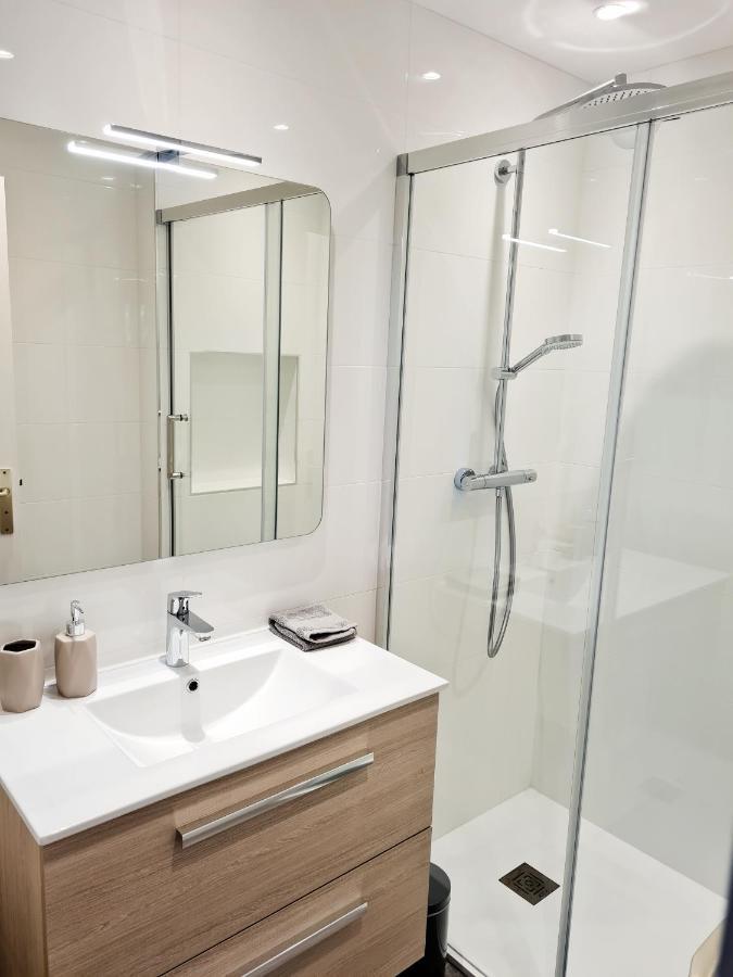 קאן סור מר 2P Entierement Climatise I Bien Insonorise I Wifi I A 300 M De La Mer I Restaurants Commerces Et Transports A 5Mn A Pied I Ideal 2 Personnes I Possibilite 4 Avec Canape Lit De Qualite I Tres Belle Douche מראה חיצוני תמונה
