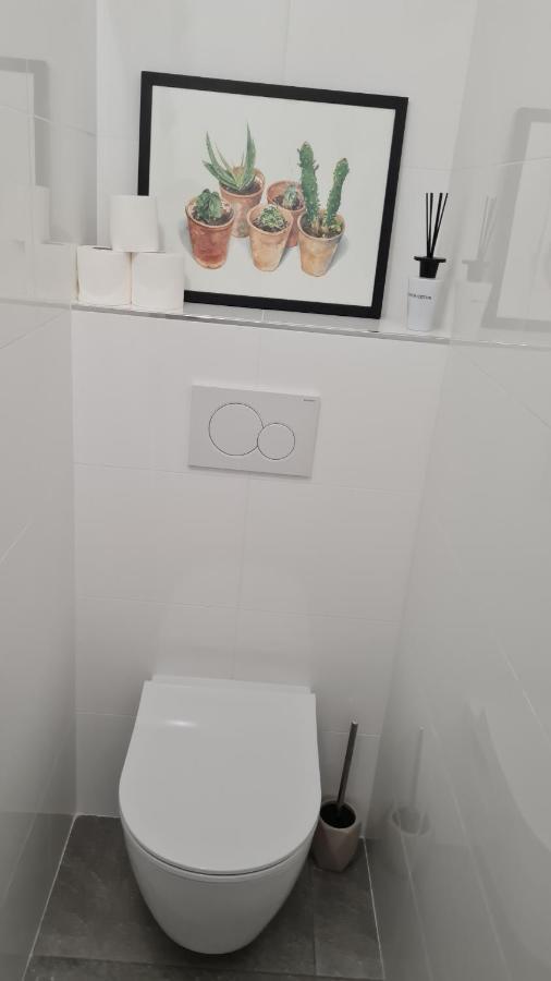 קאן סור מר 2P Entierement Climatise I Bien Insonorise I Wifi I A 300 M De La Mer I Restaurants Commerces Et Transports A 5Mn A Pied I Ideal 2 Personnes I Possibilite 4 Avec Canape Lit De Qualite I Tres Belle Douche מראה חיצוני תמונה
